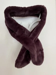 Faux Fur Acrylic Scarf with Pull Through Pocket, Donna Salyers Fabulous Furs - Bild 1 von 6