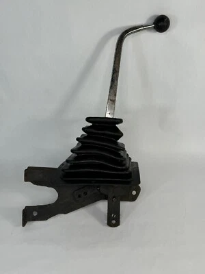 VINTAGE HURST INDY H MANUAL SHIFTER GM/FORD/DODGE/CHRYSLER/AMC3 SPEED 4 SPEED - Image 1 of 4
