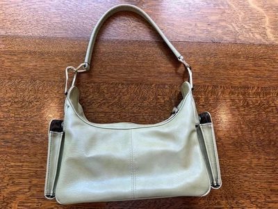 Bolso de mano Bellerose vintage de cuero verde claro con pies. Usado. Foto 1 de 4