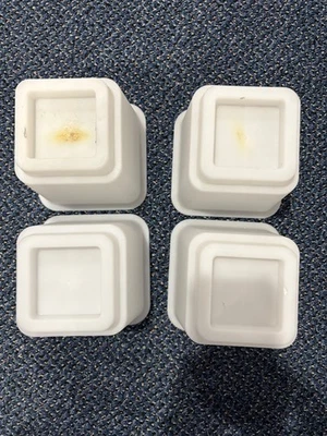  Juego de 4 elevadores de cama blancos Foto 1 de 4