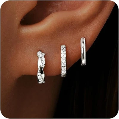 Conjunto de 3 Pares de Brincos de Argola Huggie Dourados Inerney, Prata Esterlina Delicada Pequena - Imagem 1 de 4