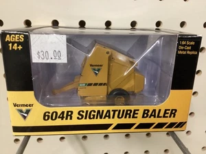 1:64 Vermeer 604R Signature Baler - Picture 1 of 2