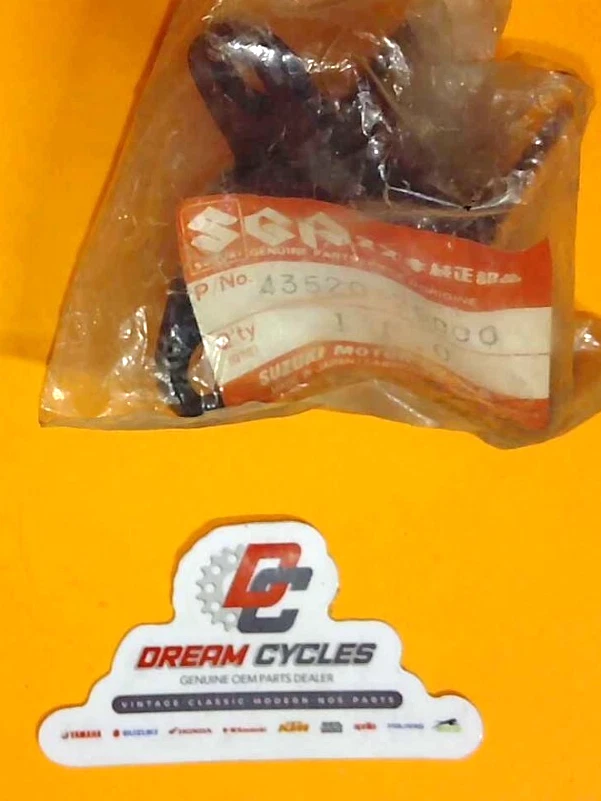 Nuevo de Lote Antiguo Suzuki TC185 TS185 1971-1975 Reposapiés Delantero Soporte 43520-29000 ENVÍO RÁPIDO Foto 1 de 1