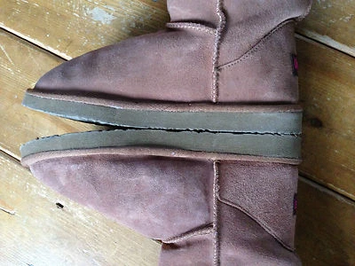 Botas de invierno cálidas forradas de lana merino de gamuza para mujer Ukala 7 nuevas sin caja Foto 1 de 4