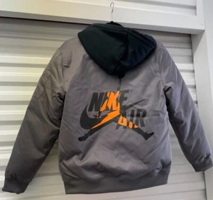 NIKE AIR JORDAN JACKET FOR KIDS 12-13 YRS - Picture 1 of 9