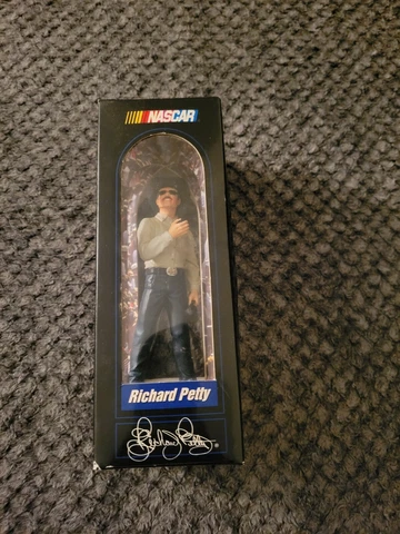 Richard Petty Nascar Action Figure Signature Collectors Edition Cover