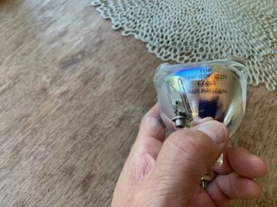 NEW GENUINE Philips OEM TOP, UHP 150W/1.3 P22, CZ 003 Projector Lamp , Bulb ! - Image 1 of 4