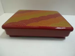 VINTAGE JAPAN PAINTED PLASTIC RESIN CASE LIDDED BOX HOLDER GEOMETRIC DESIGN - Picture 1 of 7
