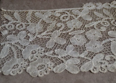 Dentelle DUCHESSE de BRUGES en Lin blond XIXème Collection Long 66 cm X 26 cm - Photo 1/4