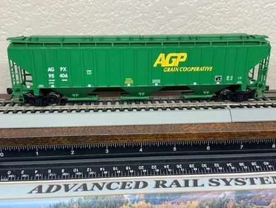AGP GRAIN COOP CYLINDRICAL RIB SIDE 18 RIB COVERED 3-BAY HOPPER CAR HO Scale NEW - Image 1 of 4