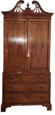 Majestic Solid Wood Entertainment Armoire – BEAUTIFUL – VGC – STORAGE SPACE - Image 1 of 4
