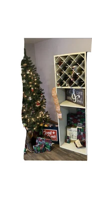 Gabinete de vino Hutch Foto 1 de 2