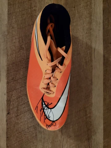 Autographed DaMarcus Beasley Cleat Cover