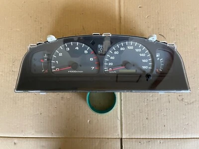 Velocímetro Toyota Hilux Surf N185 1998-2000 5MT 4x4 no turbo RHD 175908 km Foto 1 de 4