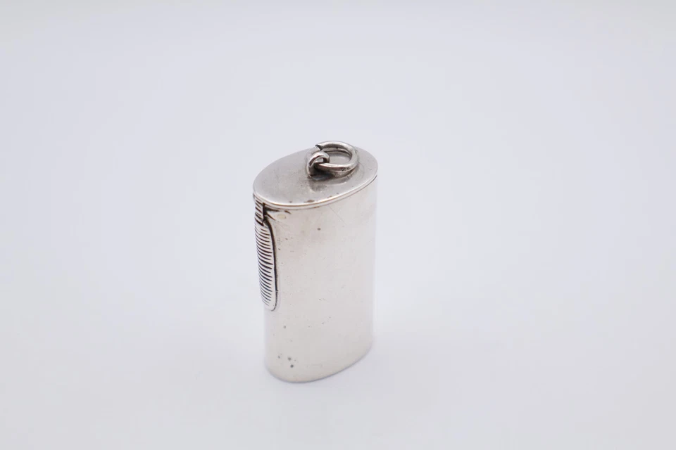 Antigua caja victoriana de plata de ley Vesta con sello Foto 1 de 4