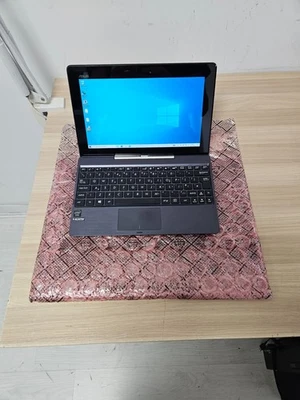 ASUS Transformer Book T100T 10.1" - 32GB  - Intel Atom® Z3775 - Win 10 - Image 1 of 4