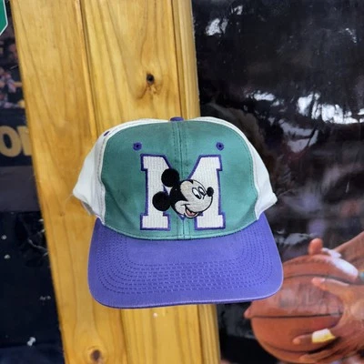 DE COLECCIÓN Gorra Mickey Mouse Gorra Snap Back Verde Púrpura Blanco Bordada Para Hombres Años 90 Foto 1 de 4