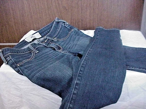 HOLLISTER CALIFORNIA WOMEN'S SIZE 1S W25 L27 JEANS - Picture 1 of 4