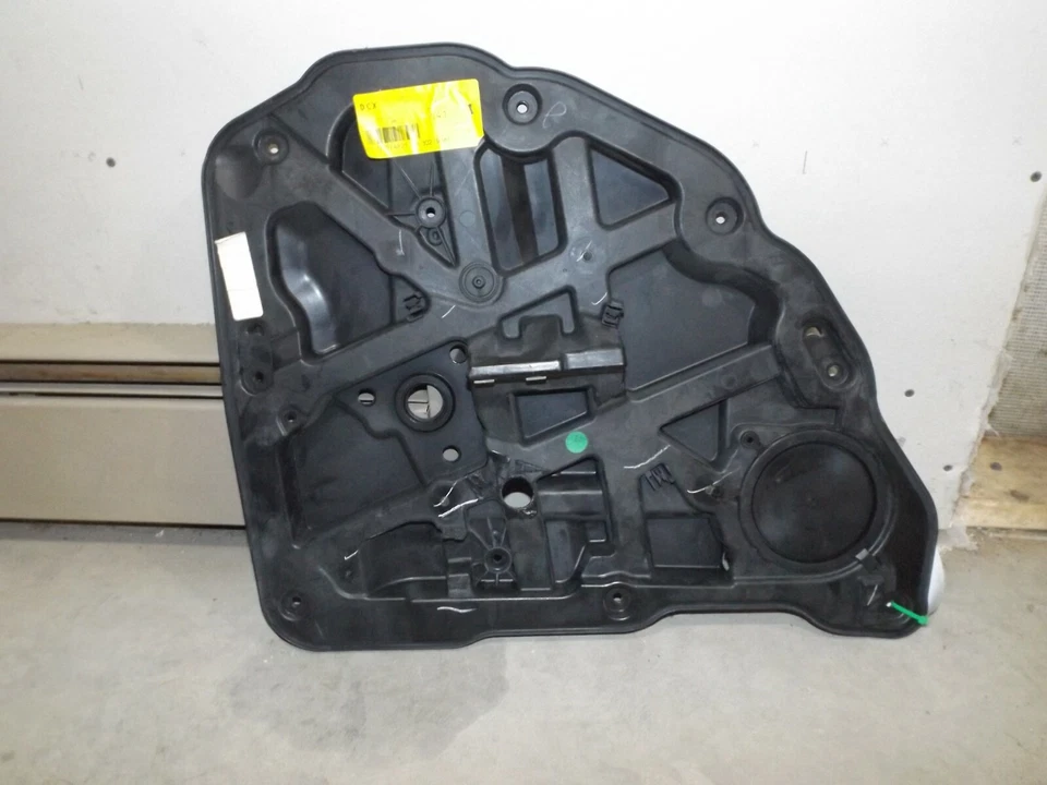 Placa de montaje regulador ventana lateral del conductor trasero Chrysler Sebring 2007-2010  Foto 1 de 4