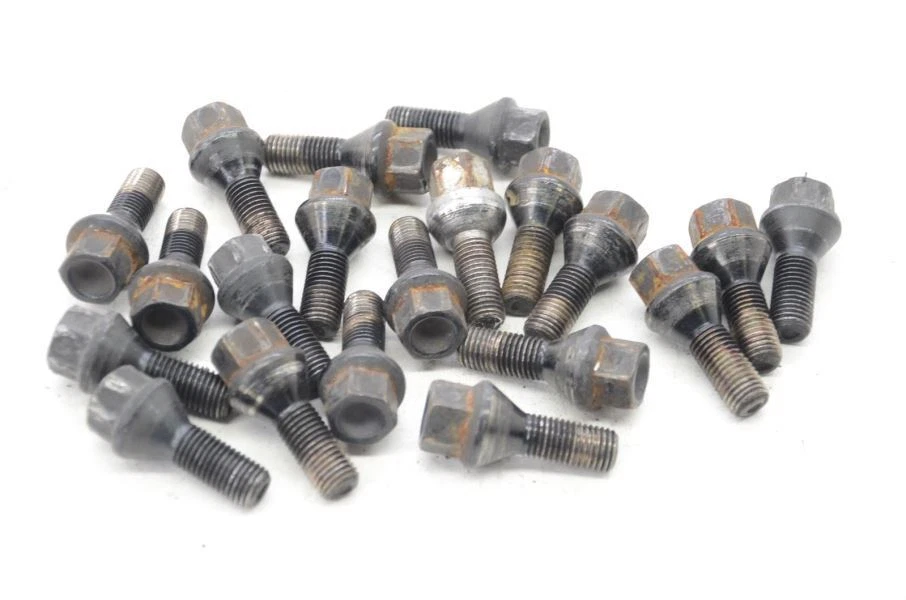 Juego de 20 tuercas BMW Z3 Roadster 1996-2002 Foto 1 de 4