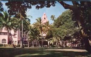 Royal Hawaiian Hotel island of Oahu Hawaii Postcard - Picture 1 of 2