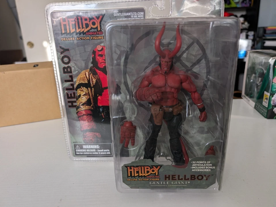 Gentle Giant Hellboy Animado Ron Perlman com Chifres Versão Filme Selado MOC - Imagem 1 de 3