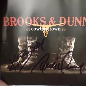 Brooks And Dunn Cowboy Town signed Autogramm CD mit COA Proof Country Musik - Bild 1 von 8