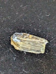 USA Seller 4.5 ct IF clean Scapolite UV color change facet rough gemstone - Picture 1 of 2