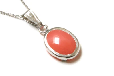 9ct White Gold Coral Pendant Oval Necklace and chain Gift Boxed Made in UK - Image 1 of 4