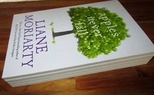 APPLES NEVER FALL ~ Liane Moriarty. BRAND NEW! 2021 SOFTcover HERE in MELB - Picture 1 of 11