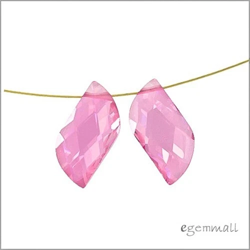 VENTA 6 cuentas colgantes onduladas facetadas de circonita cúbica 9 mm x 19 mm (0,75") Foto 1 de 1