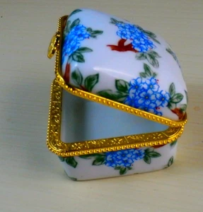 Vintage Porcelain Hinged Floral Trinket Box - Blue Flowers - Picture 1 of 6