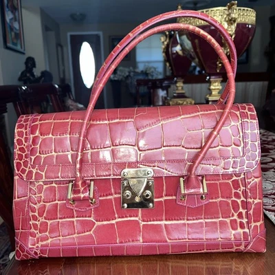 Bolsa satchel vintage Nordstrom couro genuíno rosa ousado com fecho dourado em relevo de crocodilo - Imagem 1 de 4
