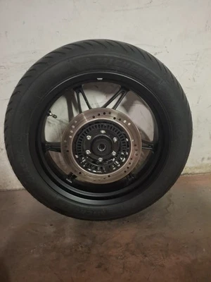 Cerchio Posteriore Moto Guzzi V7 Stone Anno 2024 — 第 1/4 张图片