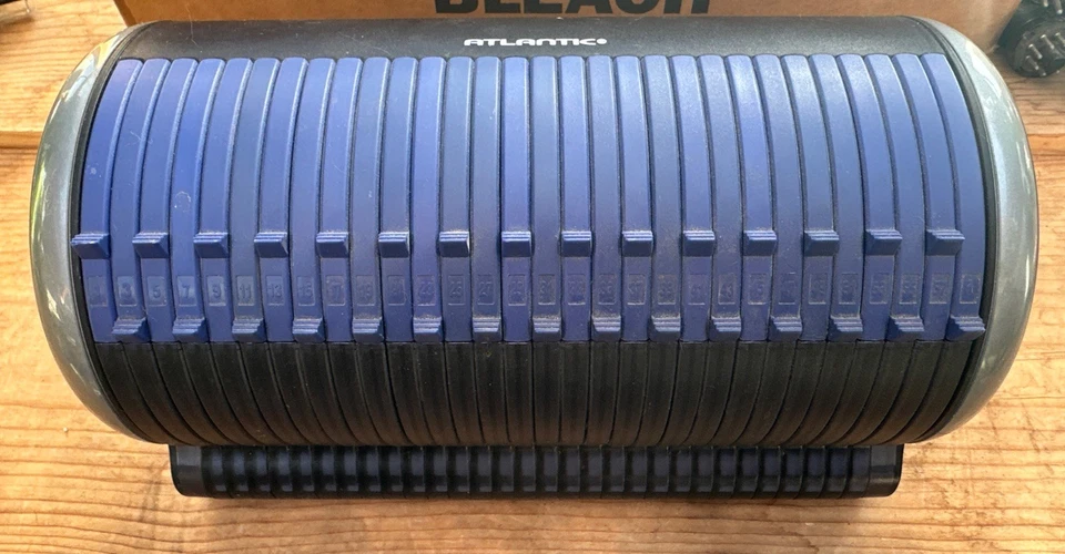 Atlantic Pod CD DVD Almacenamiento Rolodex - Púrpura/Negro, Diseño Bennet & Chow Foto 1 de 4