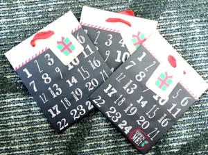 lot of 3 Design Focus Countdown to CHRISTmas Mini Gift Bags 5.5" x 4.5" x 2.5" - Picture 1 of 2