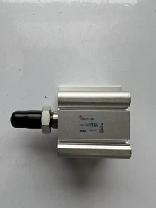 SMC CDQ2B40-25DMZ Cylinder 40mm Double Acting Single Rod - Picture 1 of 5