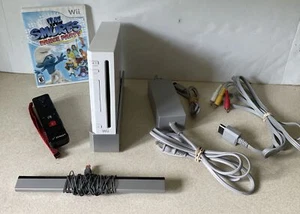 Nintendo Wii Video Game Console RVL-001 White w/ Black Nyko Controller & Smurfs - Picture 1 of 18