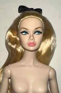 RARE IT FR 2022 WCLUB Lottery Doll SO CURIOUS POPPY PARKER Blond Nude NR - Picture 1 of 3