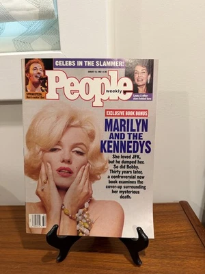 People mag August 10, 1992 Marilyn And The Kennedys, Nadia Comaneci In Underwear - Image 1 of 2