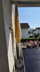 Sonnenschirm (Gelb, ca. 250 cm Hoch & Durchmesser) mit Granitständer Ca. 35 cm - Bild 1 von 1