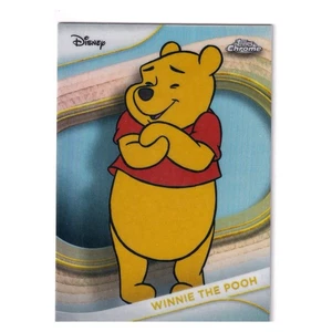 2025 Topps Chrome Disney #141 Winnie The Pooh rifrattore - Foto 1 di 3