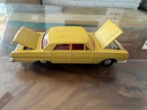 Dinky toy Chevrolet Impala solid yellow 57/003 great condition - Picture 1 of 11