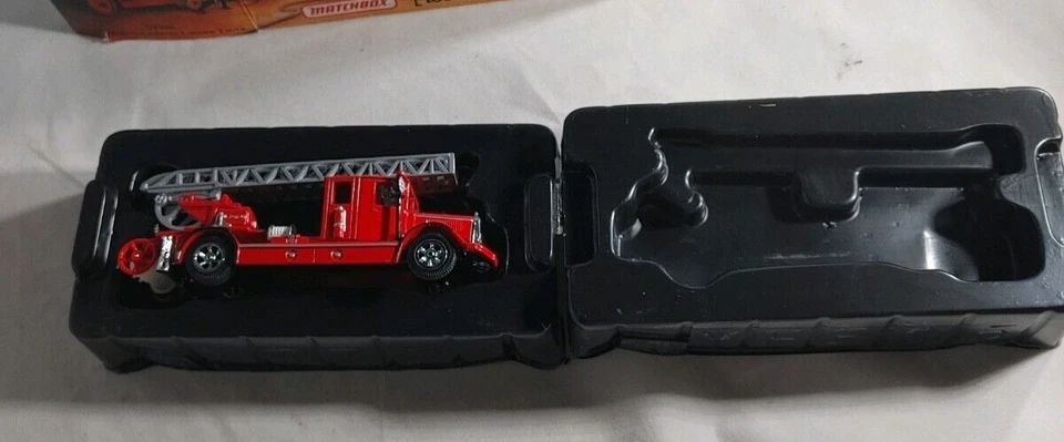1/64 s scale matchbox (actual 1/69) YFE05 1932 Mercedes L5 ladder fire truck - Image 1 of 1