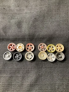 Vintage Schrottplatz Plastik 1:25 Modellauto Räder & Felgen Z13 - Bild 1 von 5