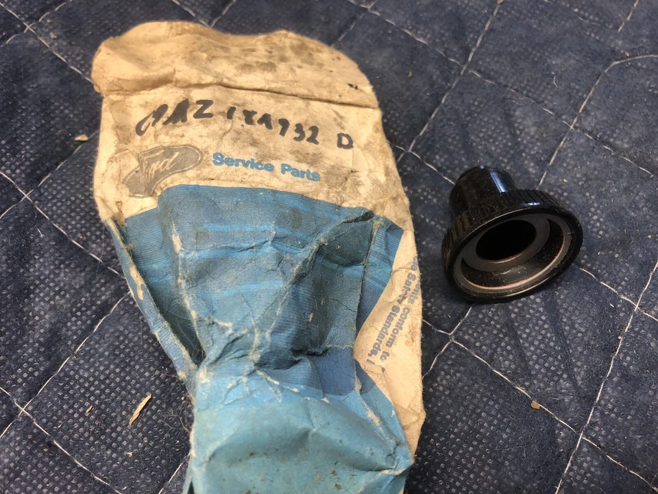 1969 1970 FORD GALAXIE XL 500 LTD NOS FOMOCO  INNER RADIO KNOB  C9AZ-18830-A - Image 1 of 1