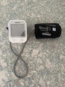 Omron BP5255 Battery operated Upper Arm Blood Pressure Monitor & Cuff HEM-FL31 - Picture 1 of 4