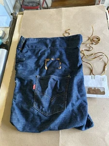 Vintage Levi’s 501 Denim Beuteltasche mit Kordelzug jetzt! Designs San Francisco - Needs Work - Bild 1 von 9