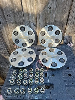 4 Chevy Silverado 9595263 Factory OEM Wheel Center Cap Hub 6 Lug,/W/Lug Nuts. - Image 1 of 4