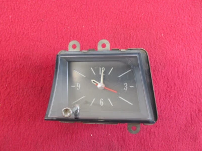 NOS 1969 PONTIAC CATALINA BONNEVILLE  GRANDVILLE CLOCK  BORG INSTRUMENTS 2935160 - Image 1 of 4